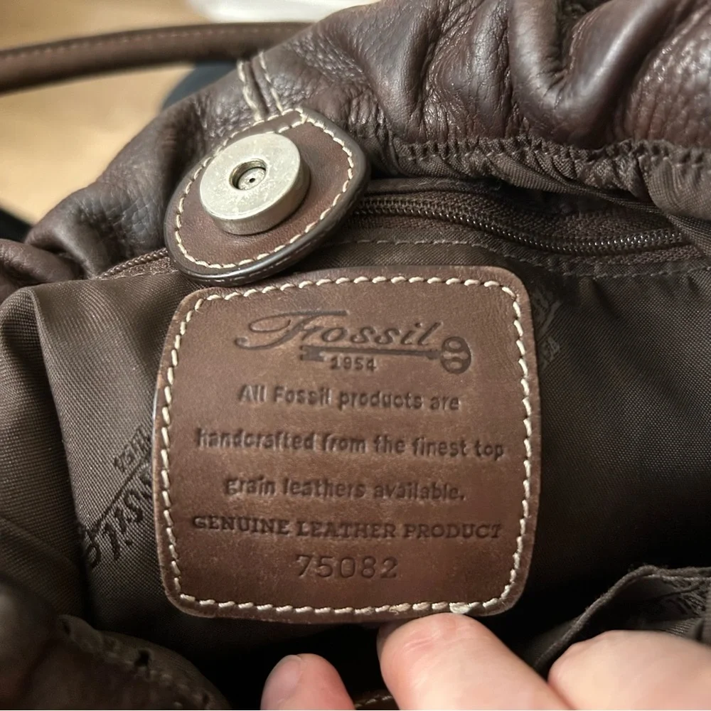 Fossil vintage pebbled